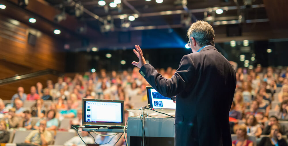 come parlare in pubblico durante un convegno